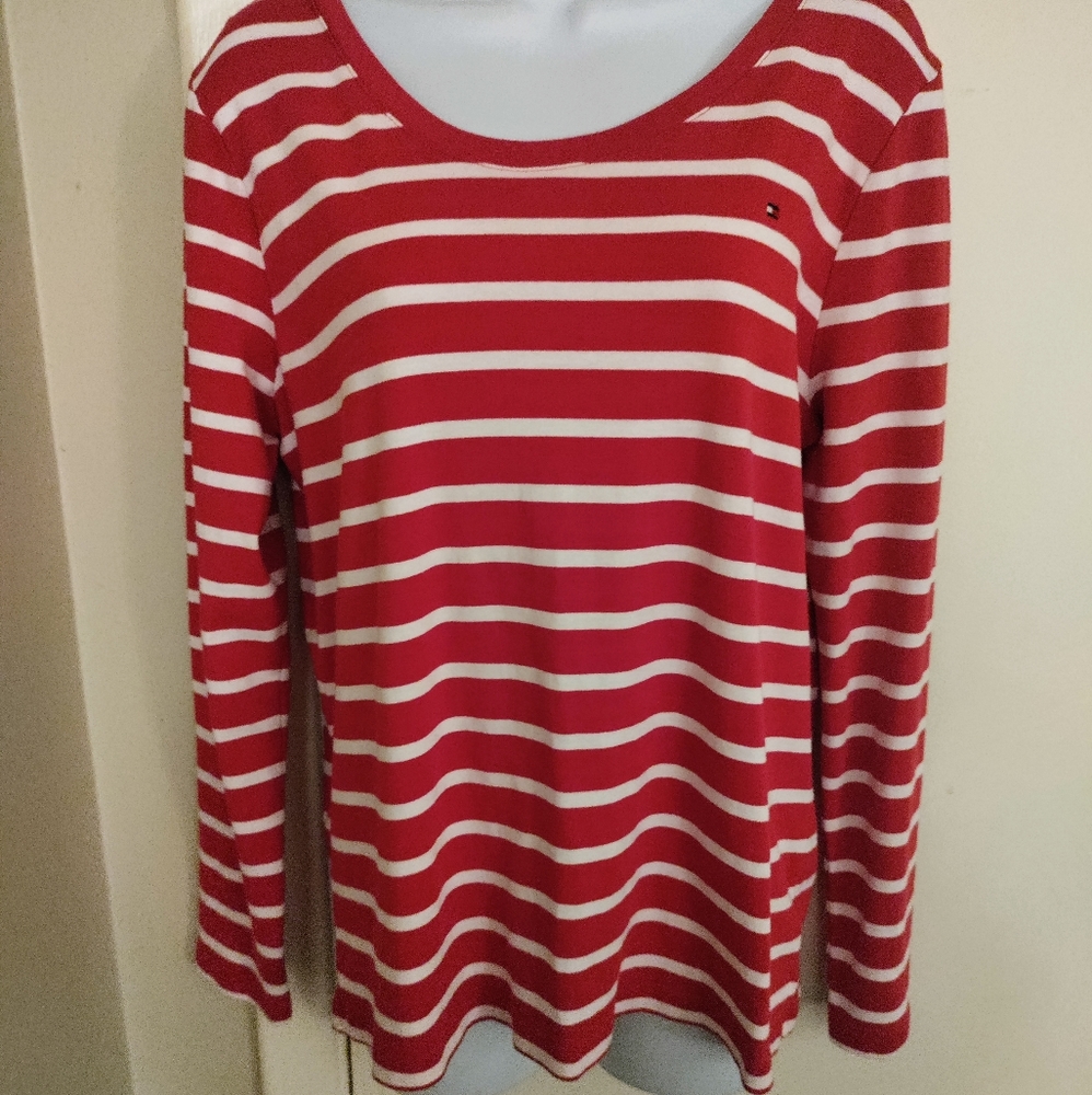💸Last chance- TOMMY HILFIGER CLASSIC RED & WHITE STRIPE TSHIRT W/ LOGO. Sz.XL
